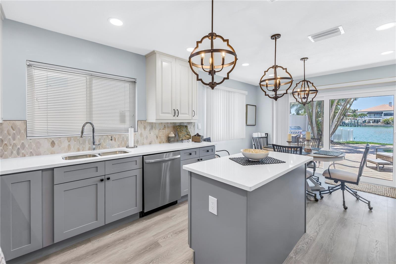 10128 YACHT CLUB DRIVE, Treasure Island, FL 33706