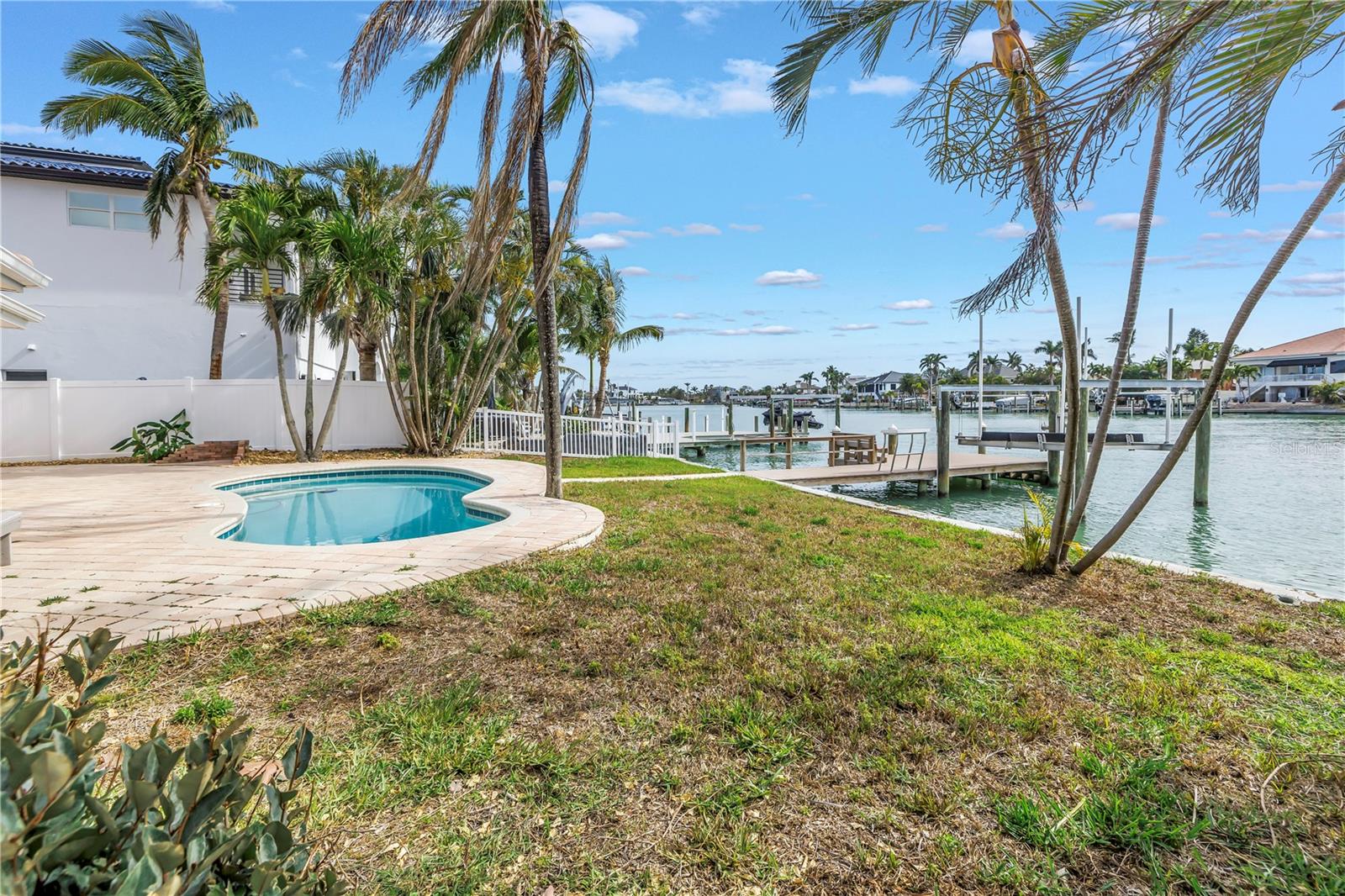 10128 YACHT CLUB DRIVE, Treasure Island, FL 33706