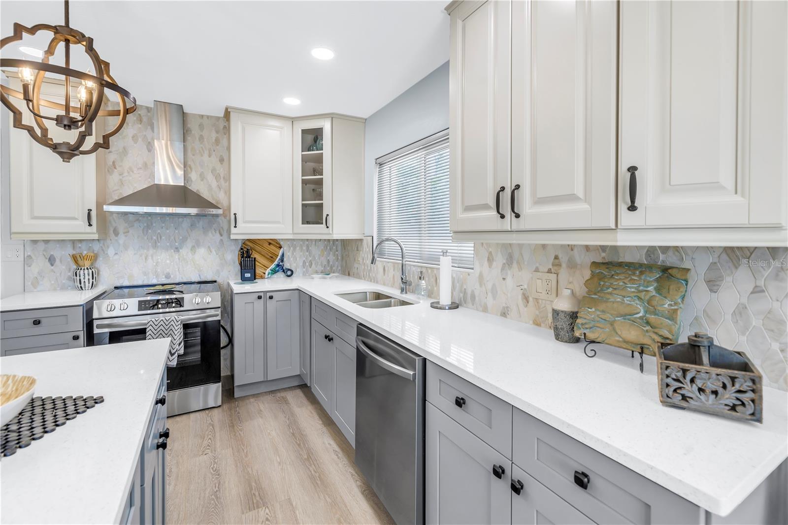 10128 YACHT CLUB DRIVE, Treasure Island, FL 33706