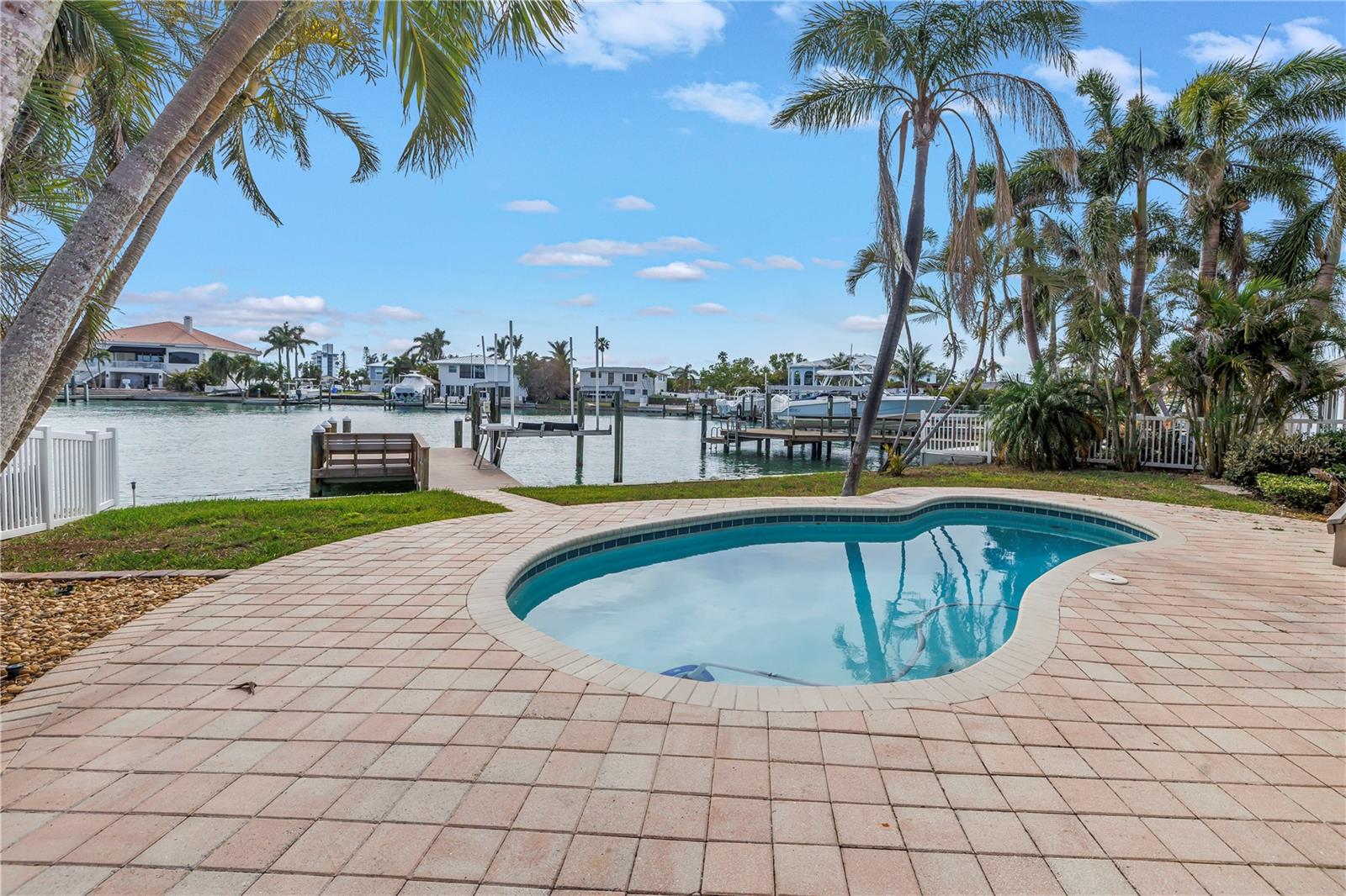 10128 YACHT CLUB DRIVE, Treasure Island, FL 33706