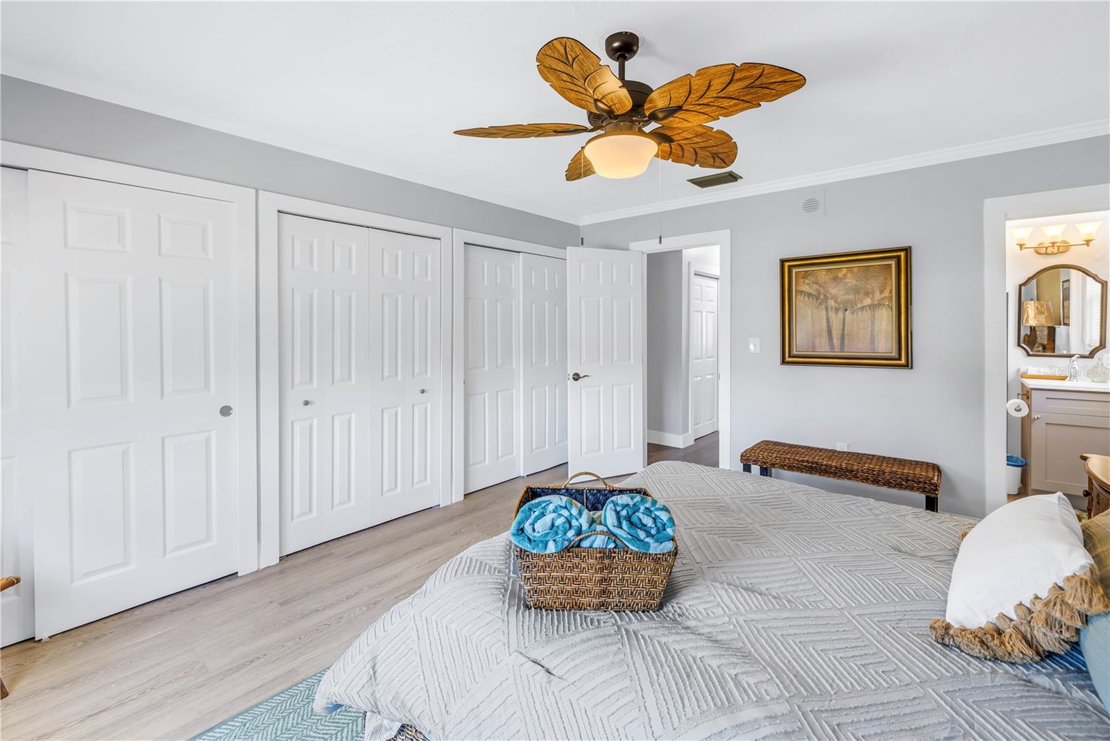 10128 YACHT CLUB DRIVE, Treasure Island, FL 33706