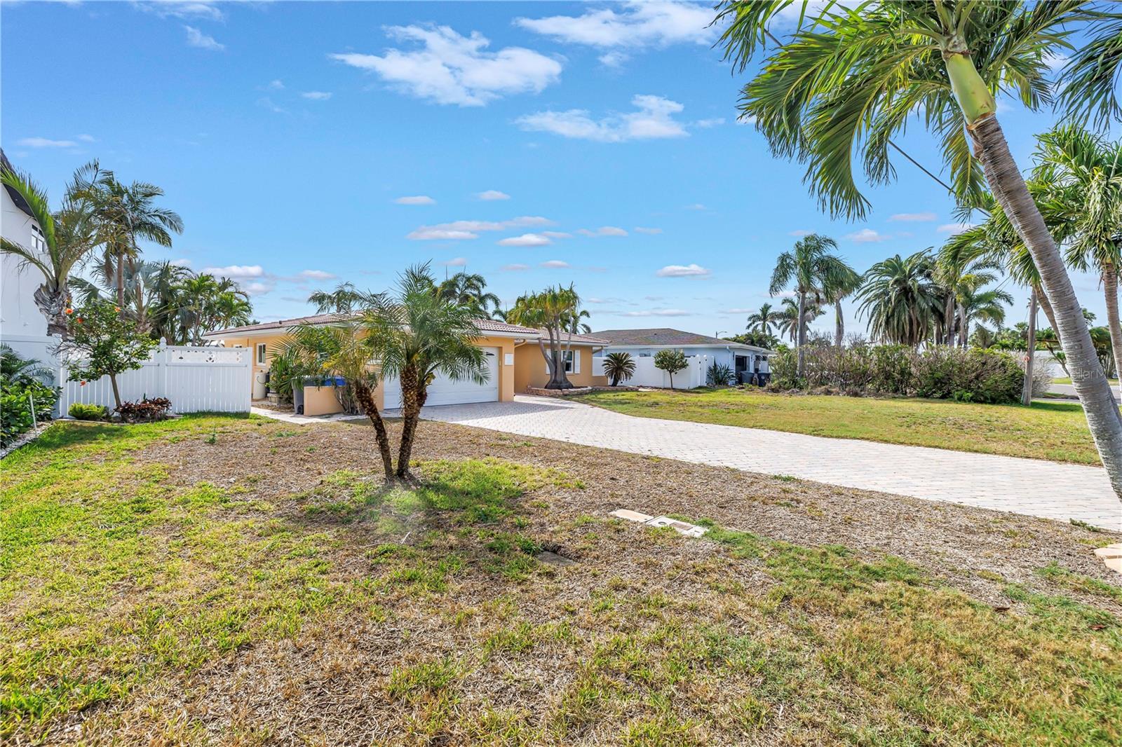 10128 YACHT CLUB DRIVE, Treasure Island, FL 33706