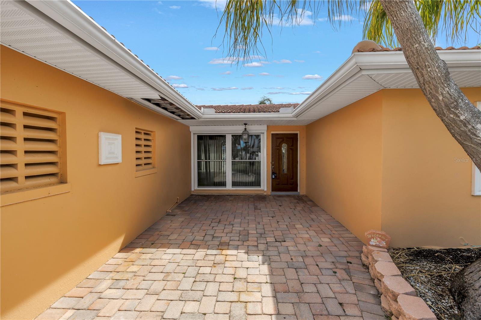 10128 YACHT CLUB DRIVE, Treasure Island, FL 33706
