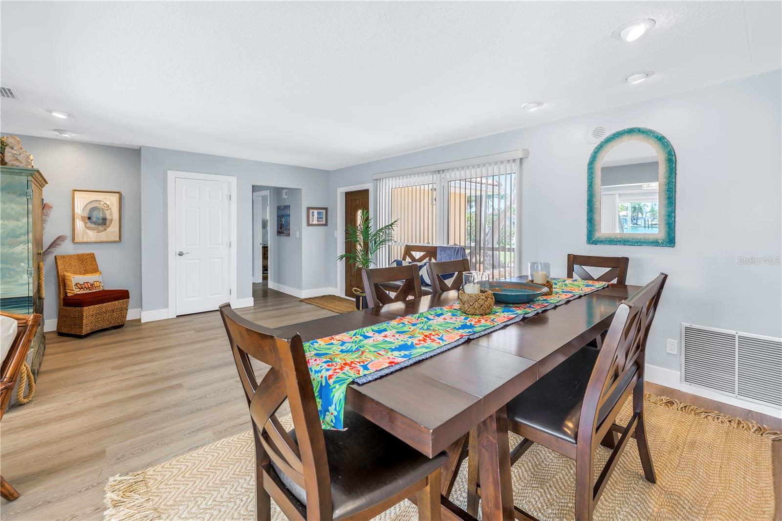 10128 YACHT CLUB DRIVE, Treasure Island, FL 33706
