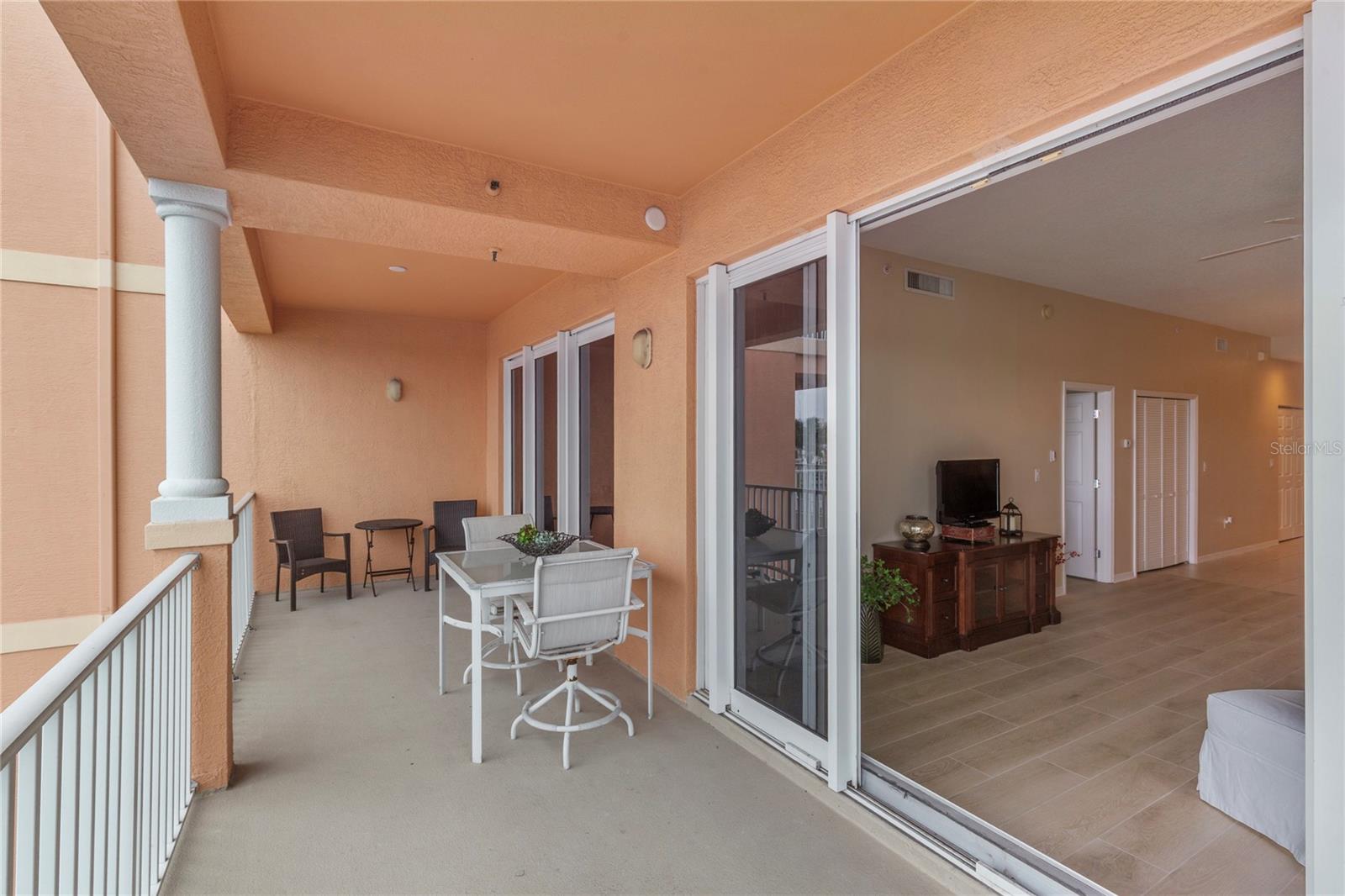530 S GULFVIEW BOULEVARD, #203, Clearwater Beach, FL 33767