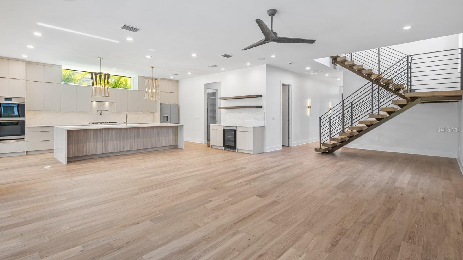 2519 N RIVERSIDE DRIVE, Tampa, FL 33602