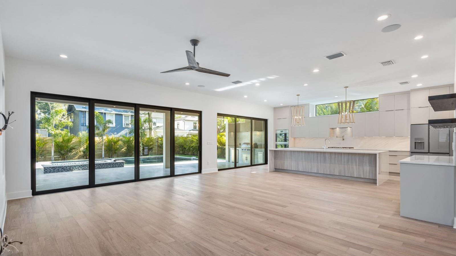 2519 N RIVERSIDE DRIVE, Tampa, FL 33602