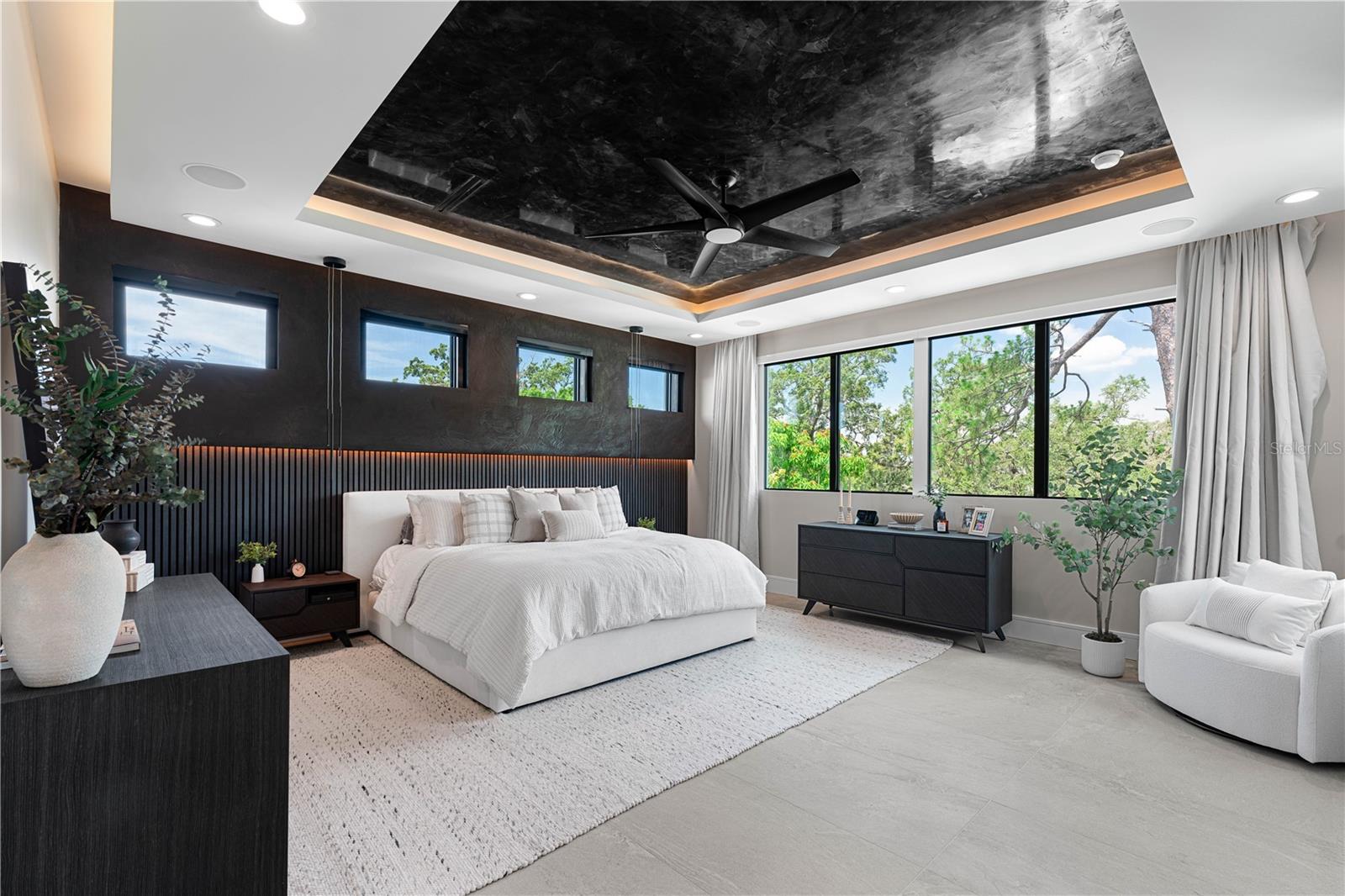 5002 W POE AVENUE, Tampa, FL 33629