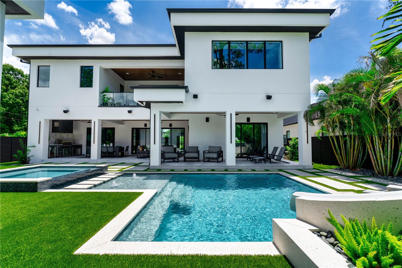 5002 W POE AVENUE, Tampa, FL 33629