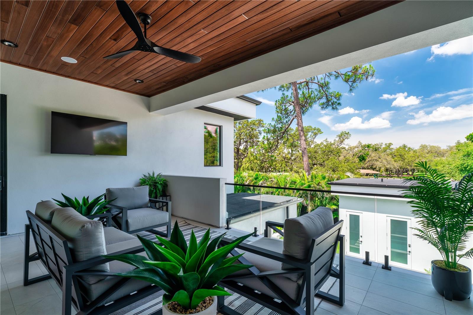 5002 W POE AVENUE, Tampa, FL 33629
