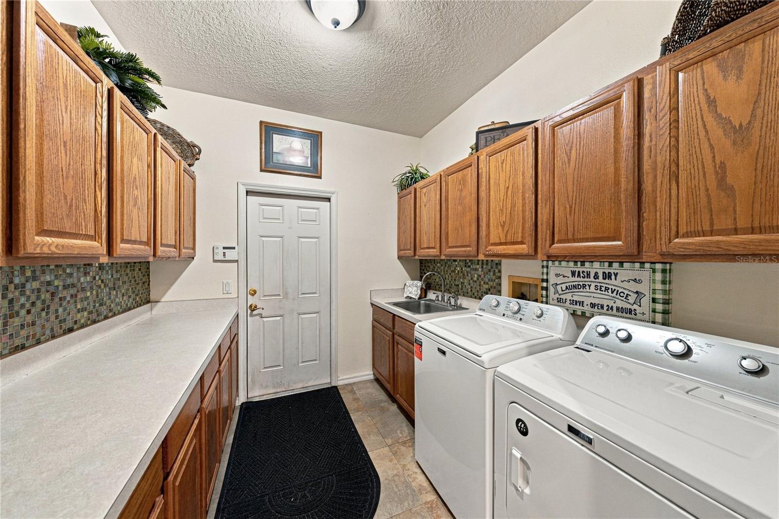 6010 KESTREL POINT AVENUE, Lithia, FL 33547