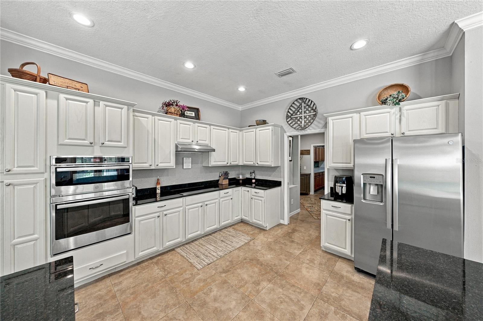 6010 KESTREL POINT AVENUE, Lithia, FL 33547