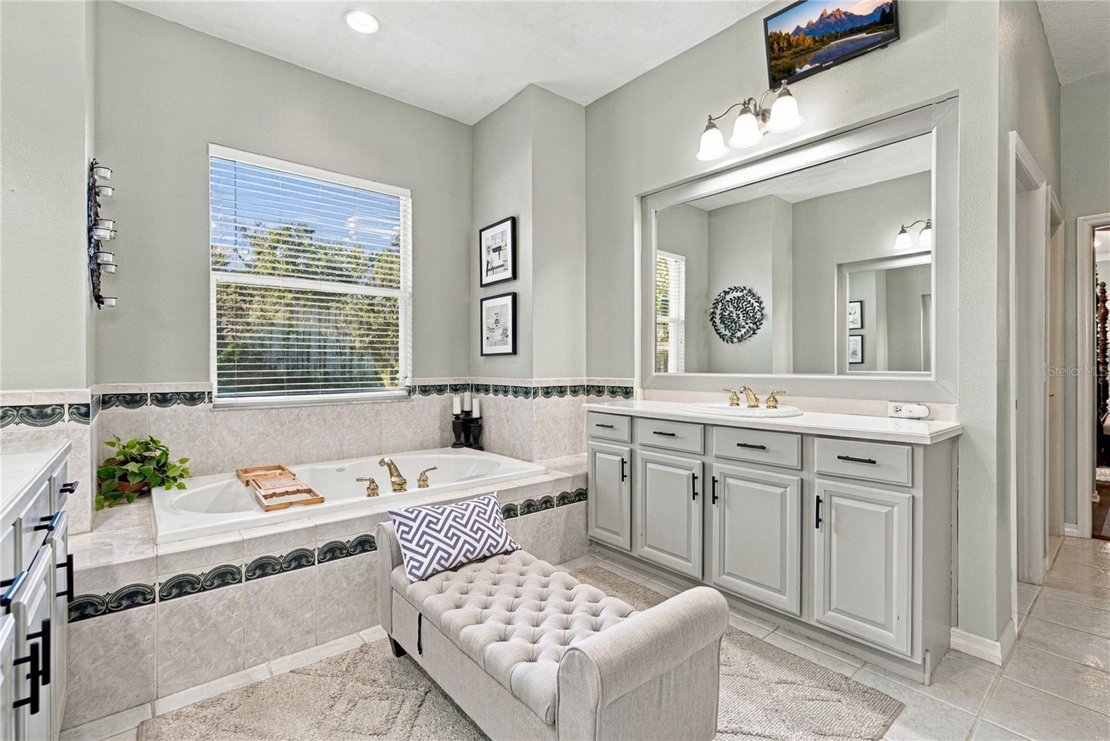 6010 KESTREL POINT AVENUE, Lithia, FL 33547