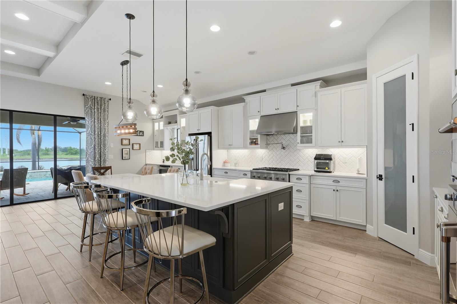14608 RED CASTLE AVENUE, Lithia, FL 33547