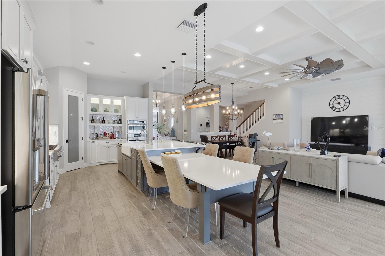 14608 RED CASTLE AVENUE, Lithia, FL 33547
