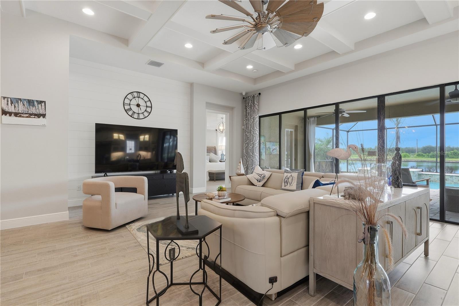 14608 RED CASTLE AVENUE, Lithia, FL 33547