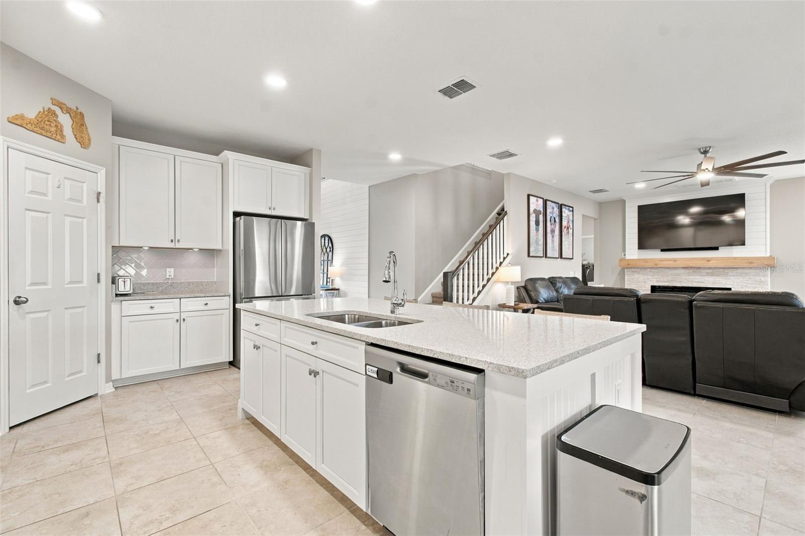 9477 SEAGRASS PORT PASS, Wesley Chapel, FL 33545
