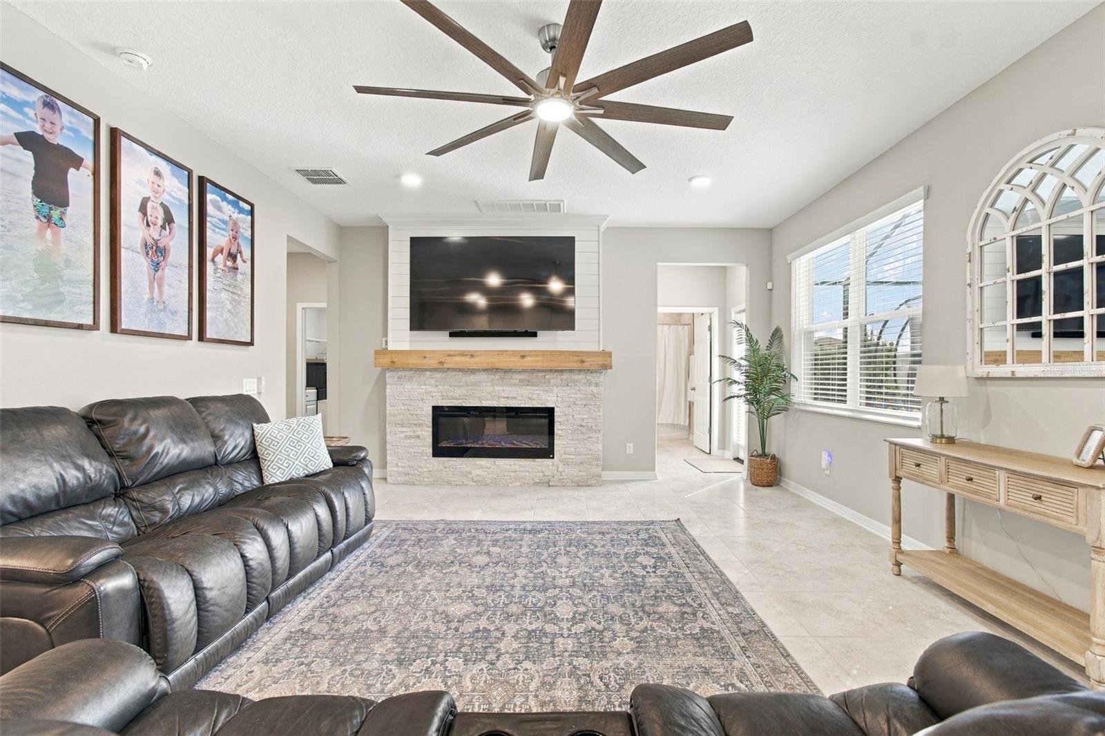 9477 SEAGRASS PORT PASS, Wesley Chapel, FL 33545