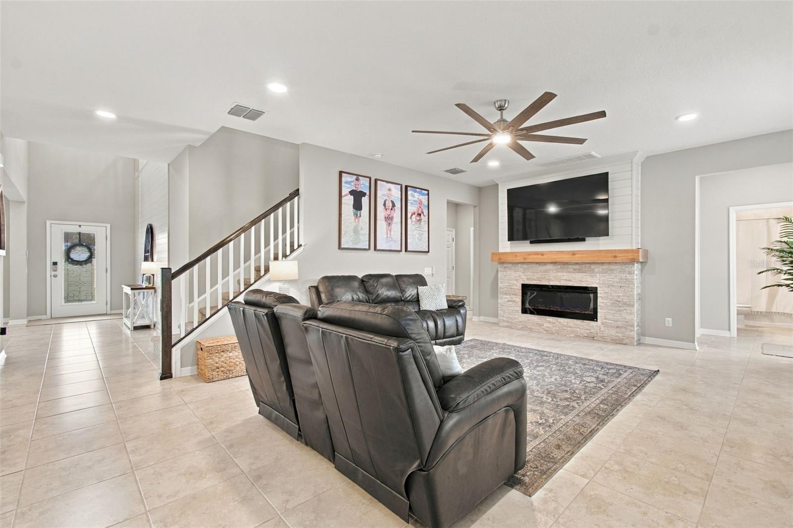 9477 SEAGRASS PORT PASS, Wesley Chapel, FL 33545