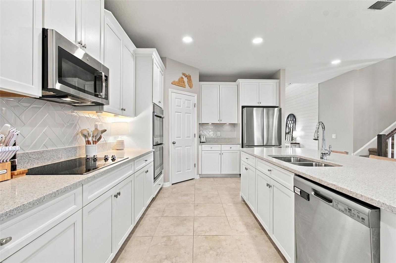 9477 SEAGRASS PORT PASS, Wesley Chapel, FL 33545