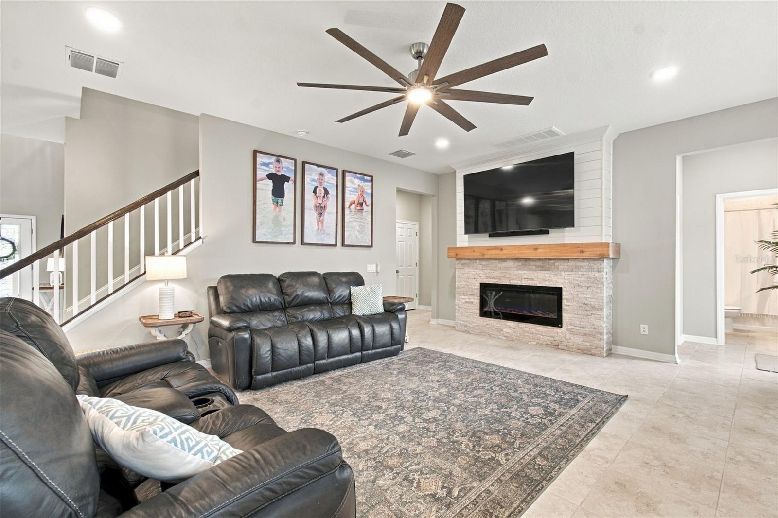 9477 SEAGRASS PORT PASS, Wesley Chapel, FL 33545