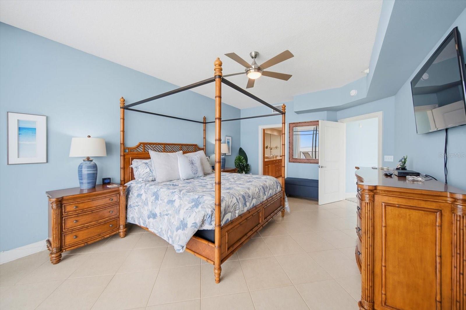 19600 GULF BOULEVARD, #301, Indian Shores, FL 33785