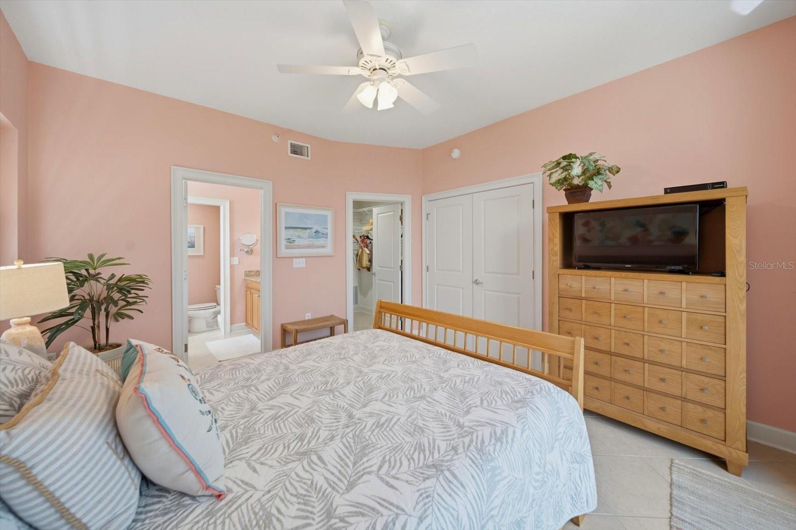 19600 GULF BOULEVARD, #301, Indian Shores, FL 33785
