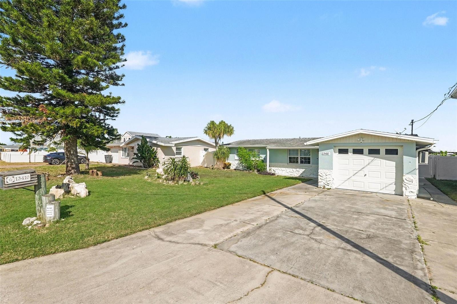 13410 SUNFISH DRIVE, Hudson, FL 34667 13410 SUNFISH DRIVE, Hudson, FL 34667