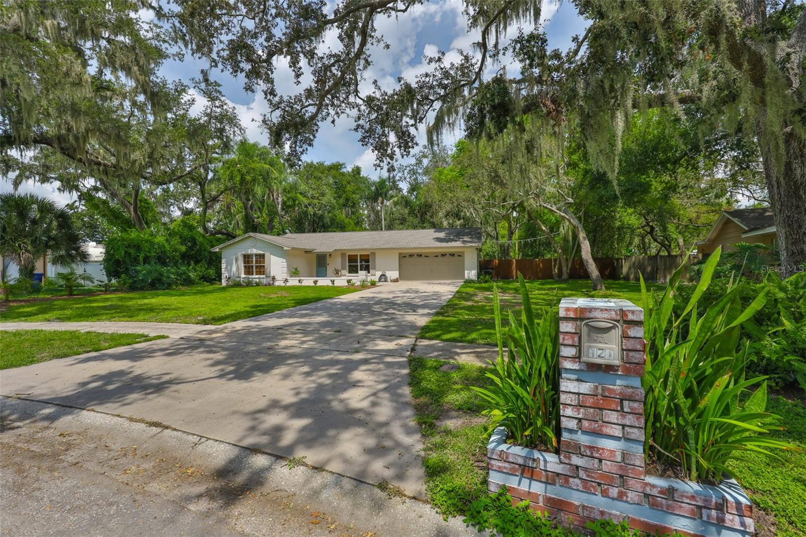 121 WINDY CIRCLE, Brandon, FL 33511 121 WINDY CIRCLE, Brandon, FL 33511