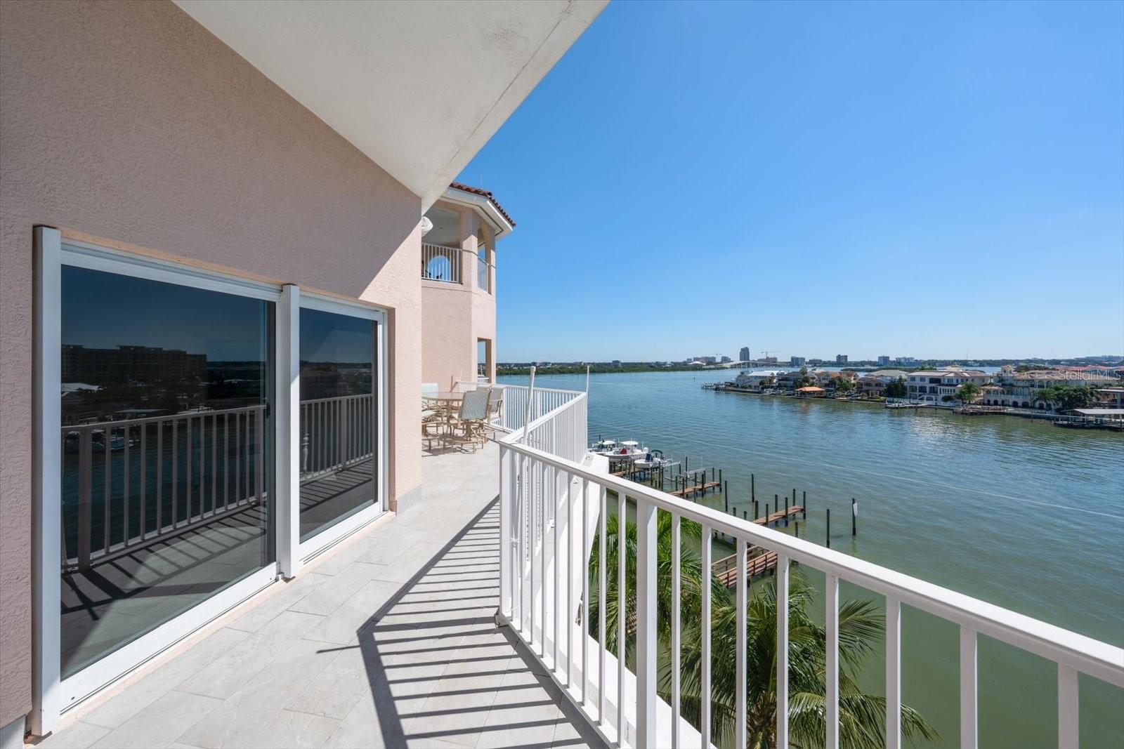 205 BRIGHTWATER DRIVE, #401, Clearwater Beach, FL 33767