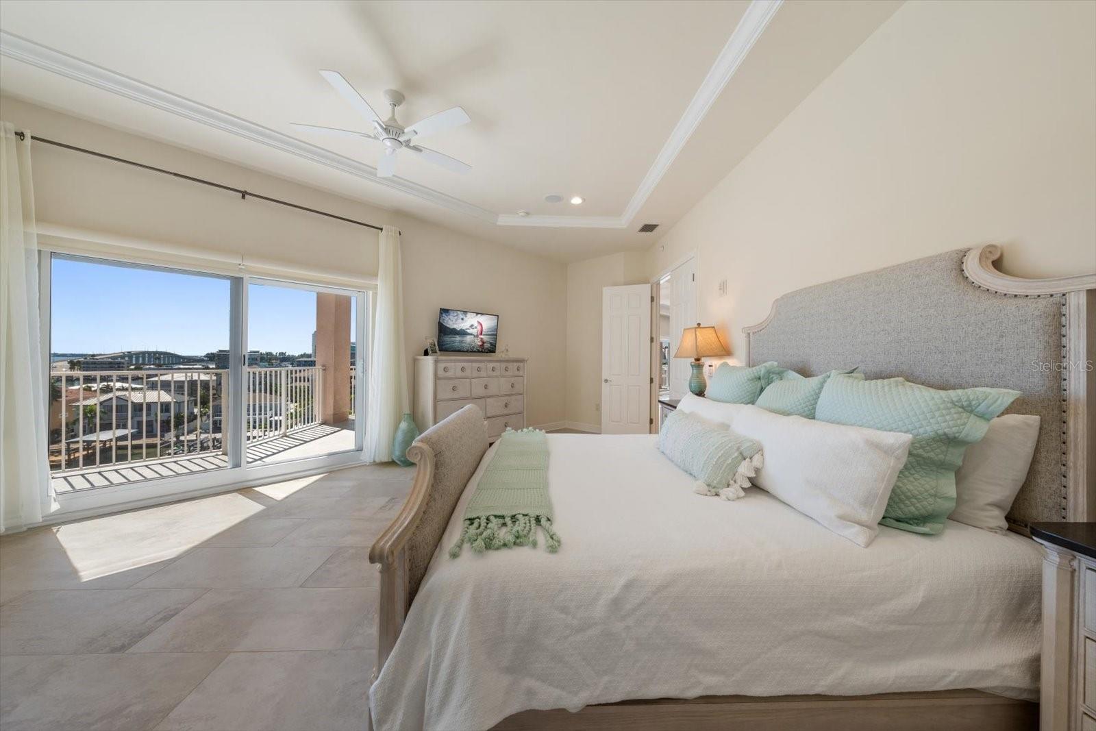 205 BRIGHTWATER DRIVE, #401, Clearwater Beach, FL 33767