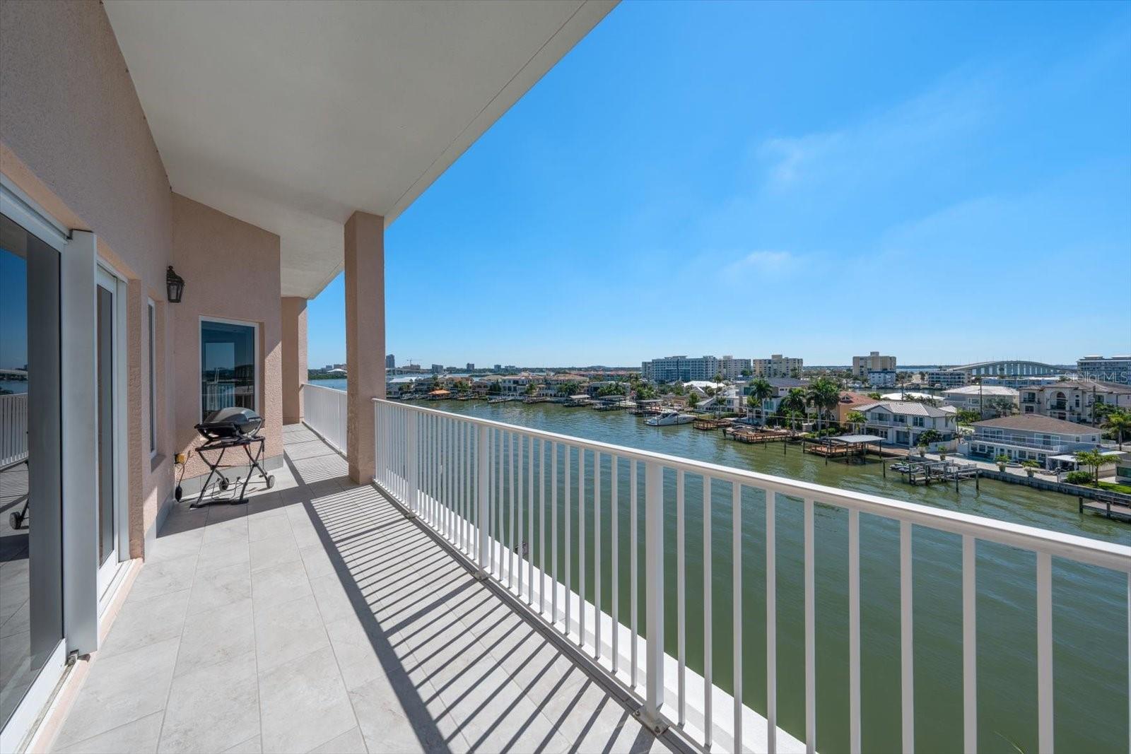 205 BRIGHTWATER DRIVE, #401, Clearwater Beach, FL 33767