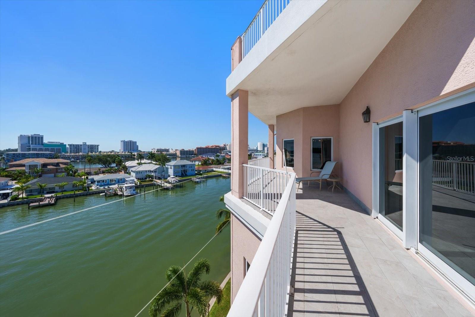 205 BRIGHTWATER DRIVE, #401, Clearwater Beach, FL 33767
