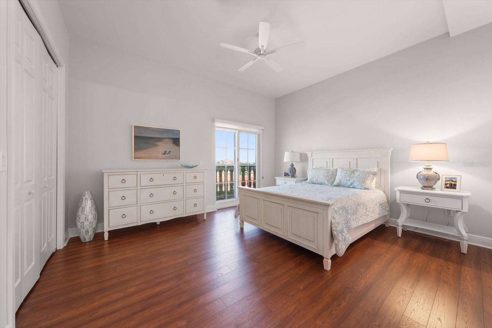 205 BRIGHTWATER DRIVE, #401, Clearwater Beach, FL 33767