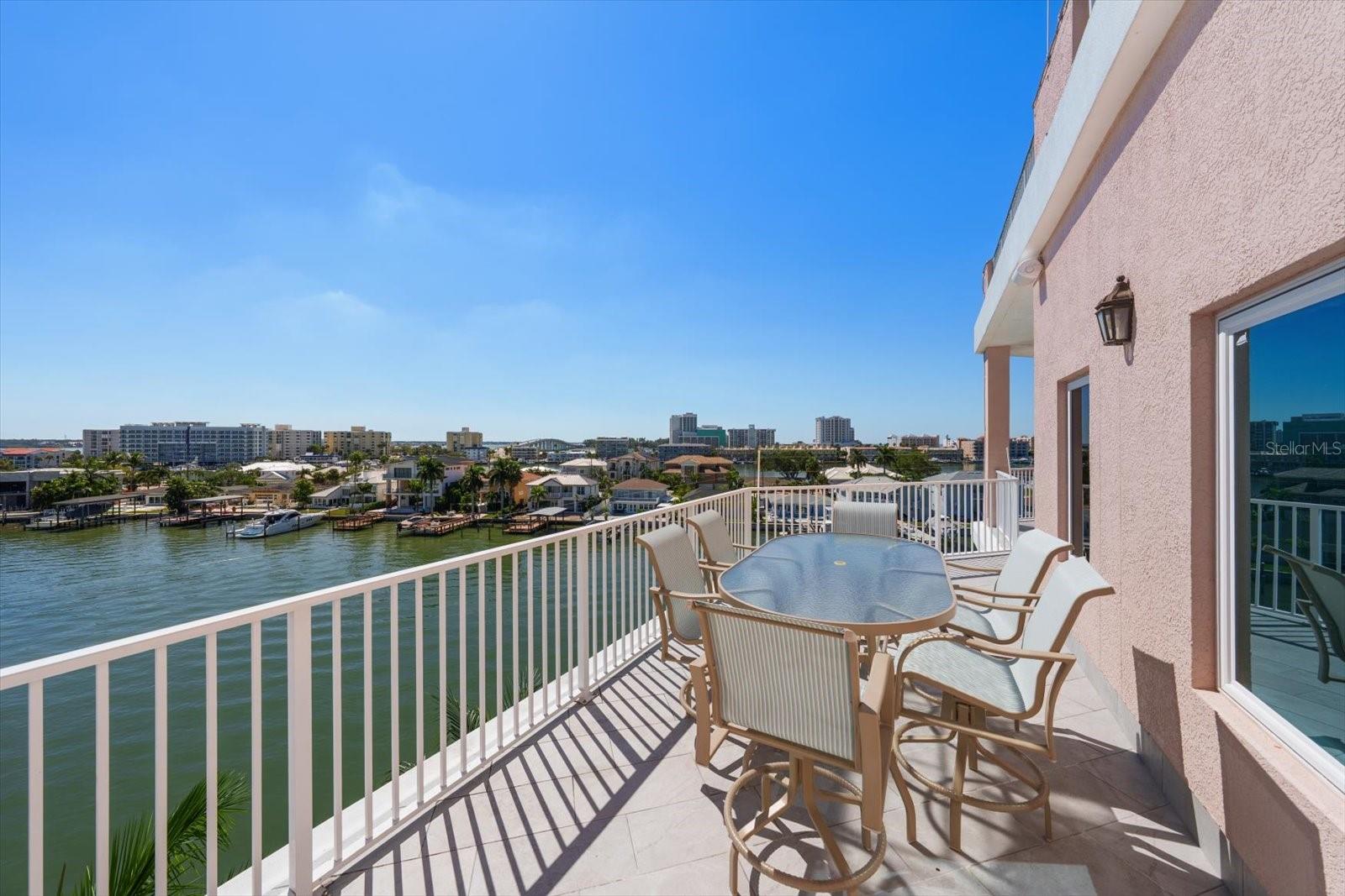 205 BRIGHTWATER DRIVE, #401, Clearwater Beach, FL 33767