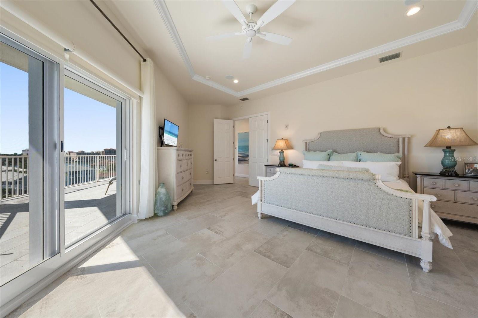205 BRIGHTWATER DRIVE, #401, Clearwater Beach, FL 33767