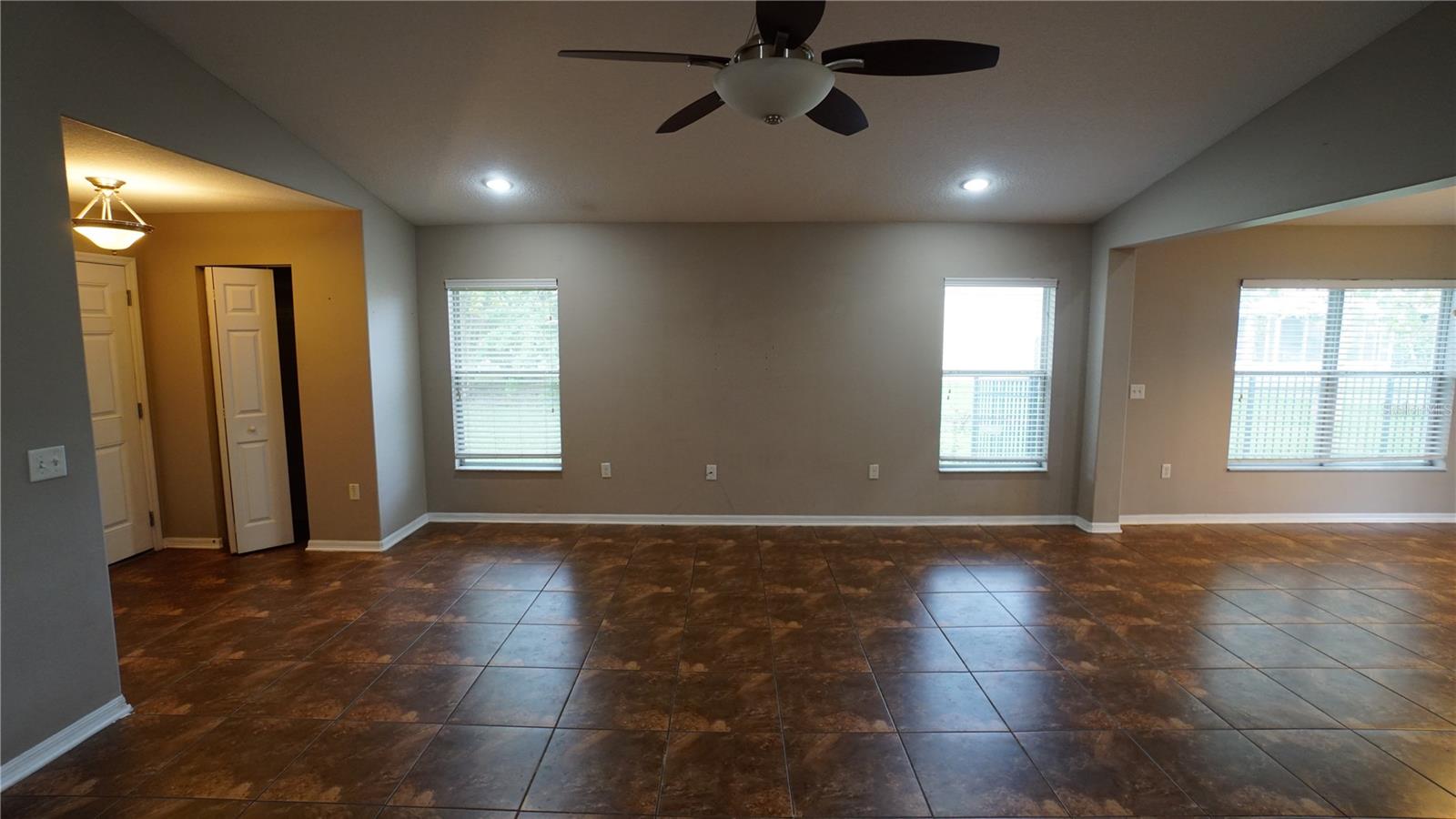 5204 MOON SHELL DRIVE, Apollo Beach, FL 33572