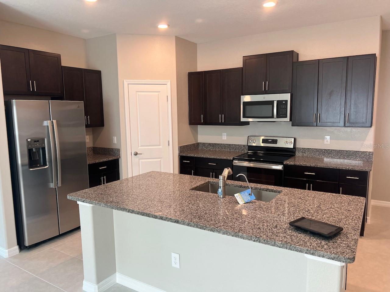 15420 MILLER CREEK DRIVE, Sun City Center, FL 33573 15420 MILLER CREEK DRIVE, Sun City Center, FL 33573