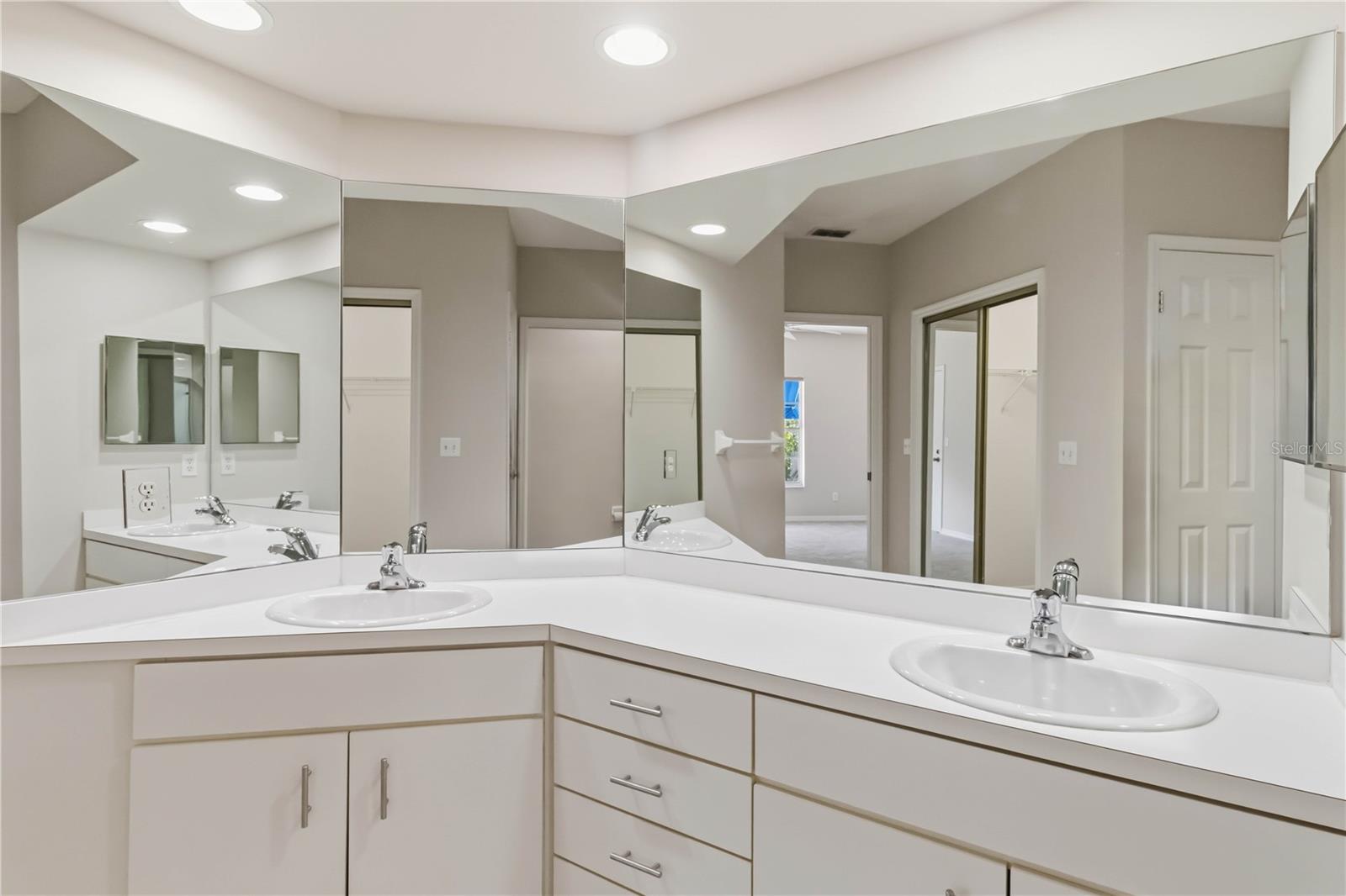 11531 SHIPWATCH DRIVE, #1037, Largo, FL 33774