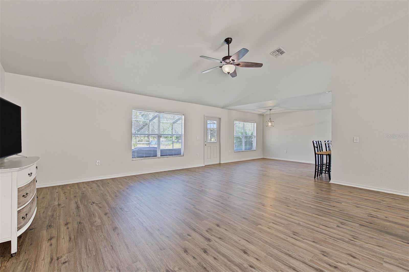 31 GRASS STREET, Homosassa, FL 34446