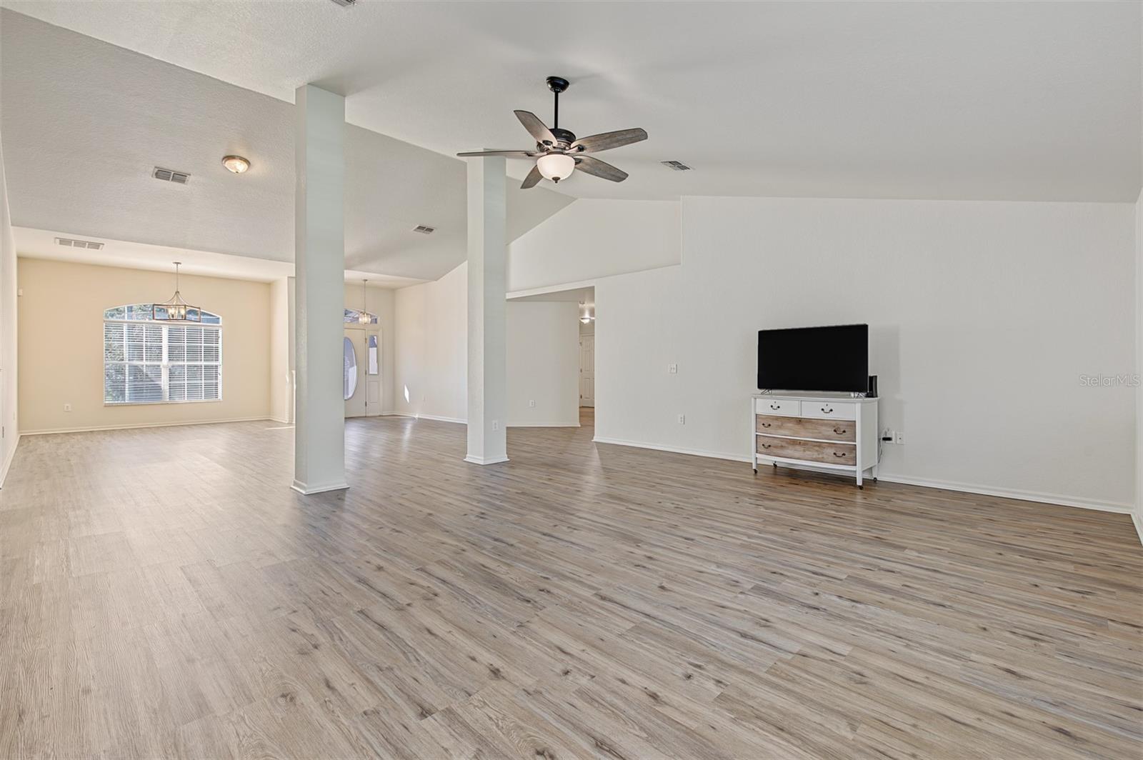 31 GRASS STREET, Homosassa, FL 34446