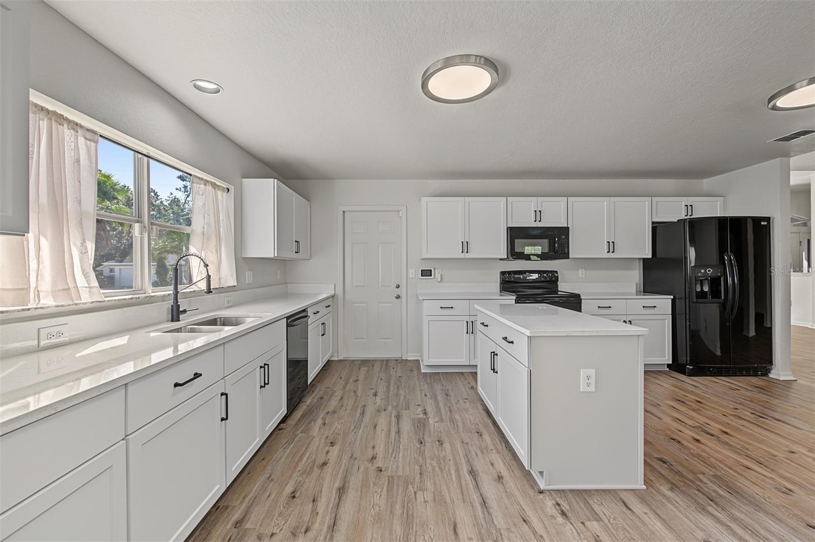 31 GRASS STREET, Homosassa, FL 34446