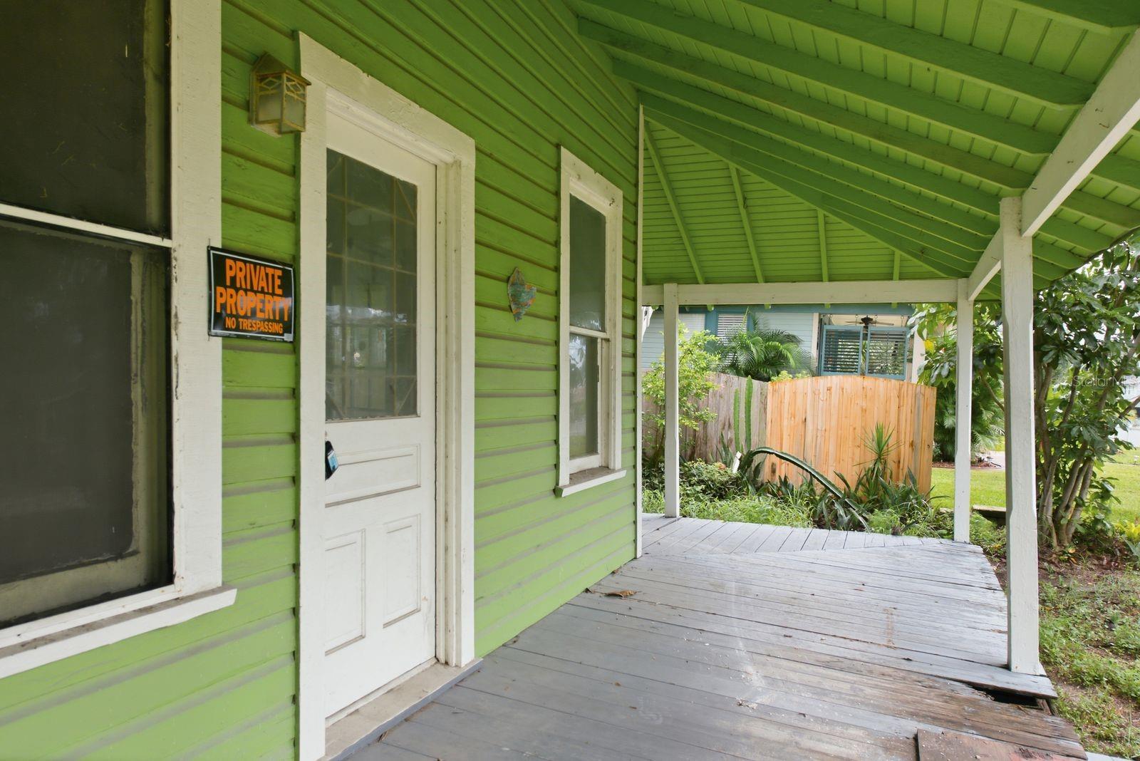 226 N GROSSE AVENUE, Tarpon Springs, FL 34689