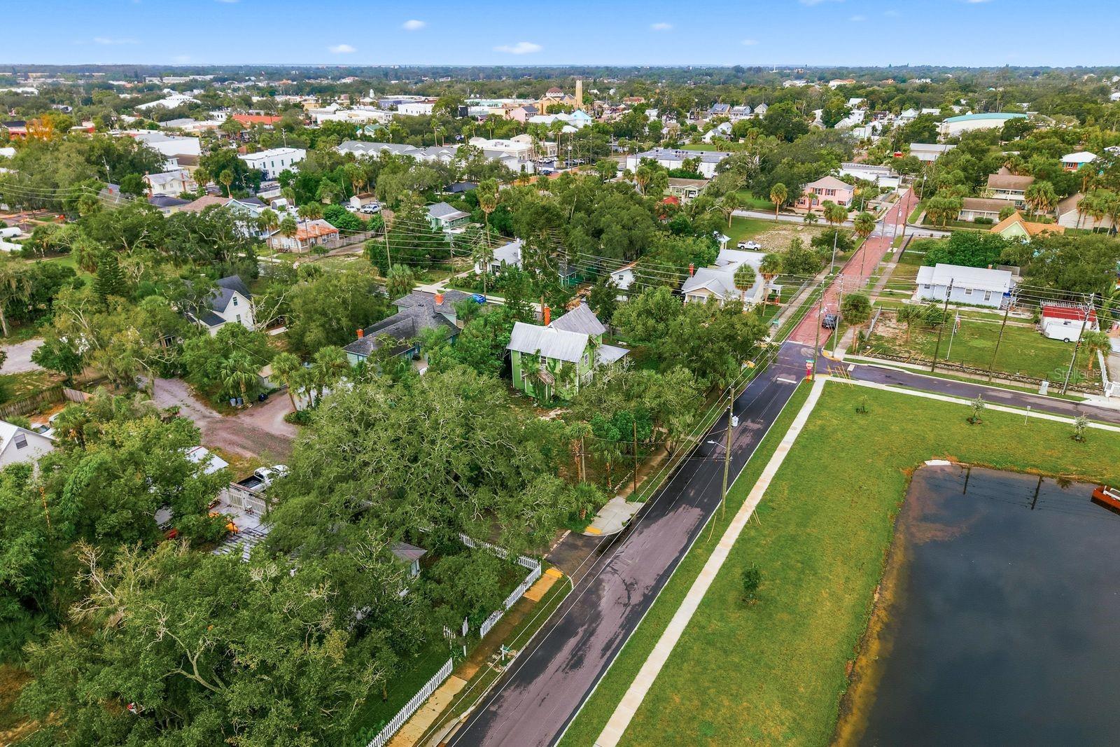 226 N GROSSE AVENUE, Tarpon Springs, FL 34689