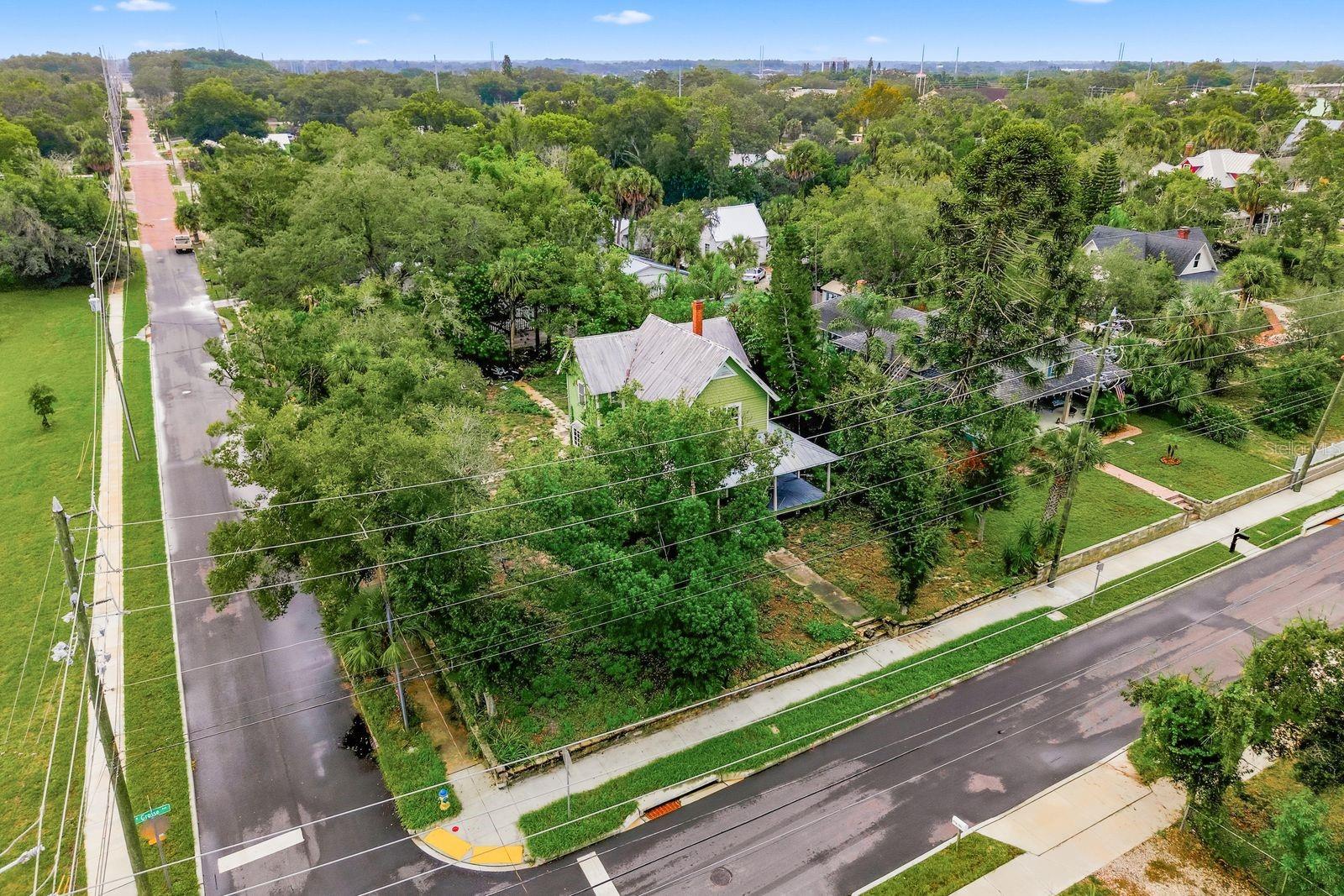 226 N GROSSE AVENUE, Tarpon Springs, FL 34689