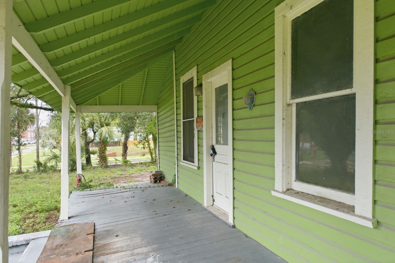 226 N GROSSE AVENUE, Tarpon Springs, FL 34689