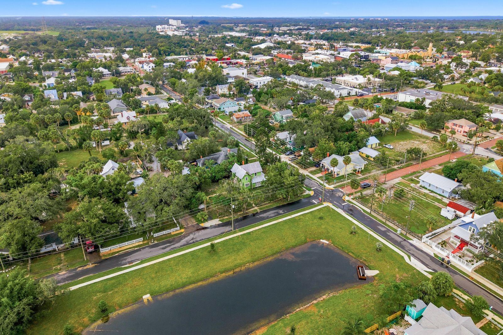 226 N GROSSE AVENUE, Tarpon Springs, FL 34689
