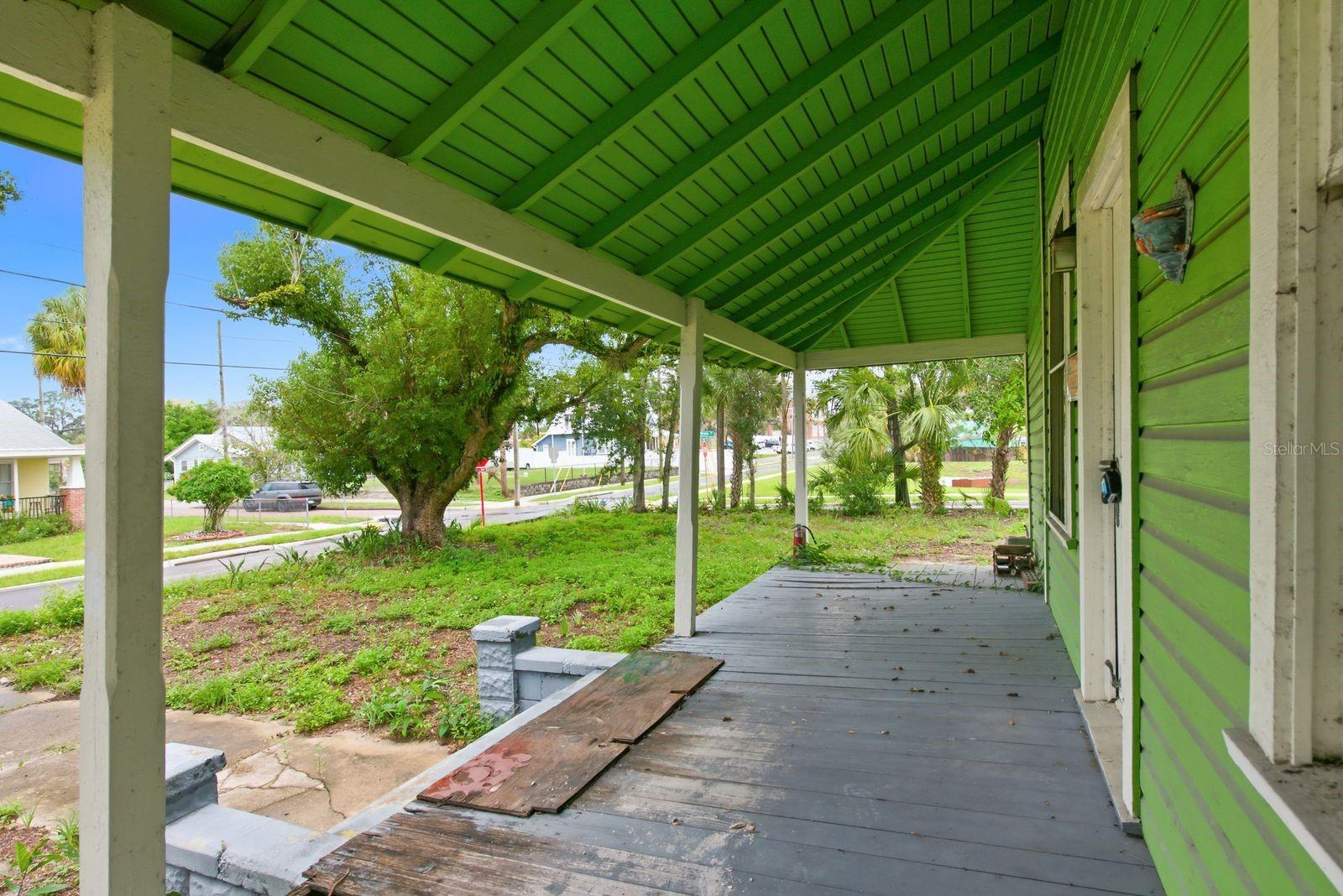 226 N GROSSE AVENUE, Tarpon Springs, FL 34689