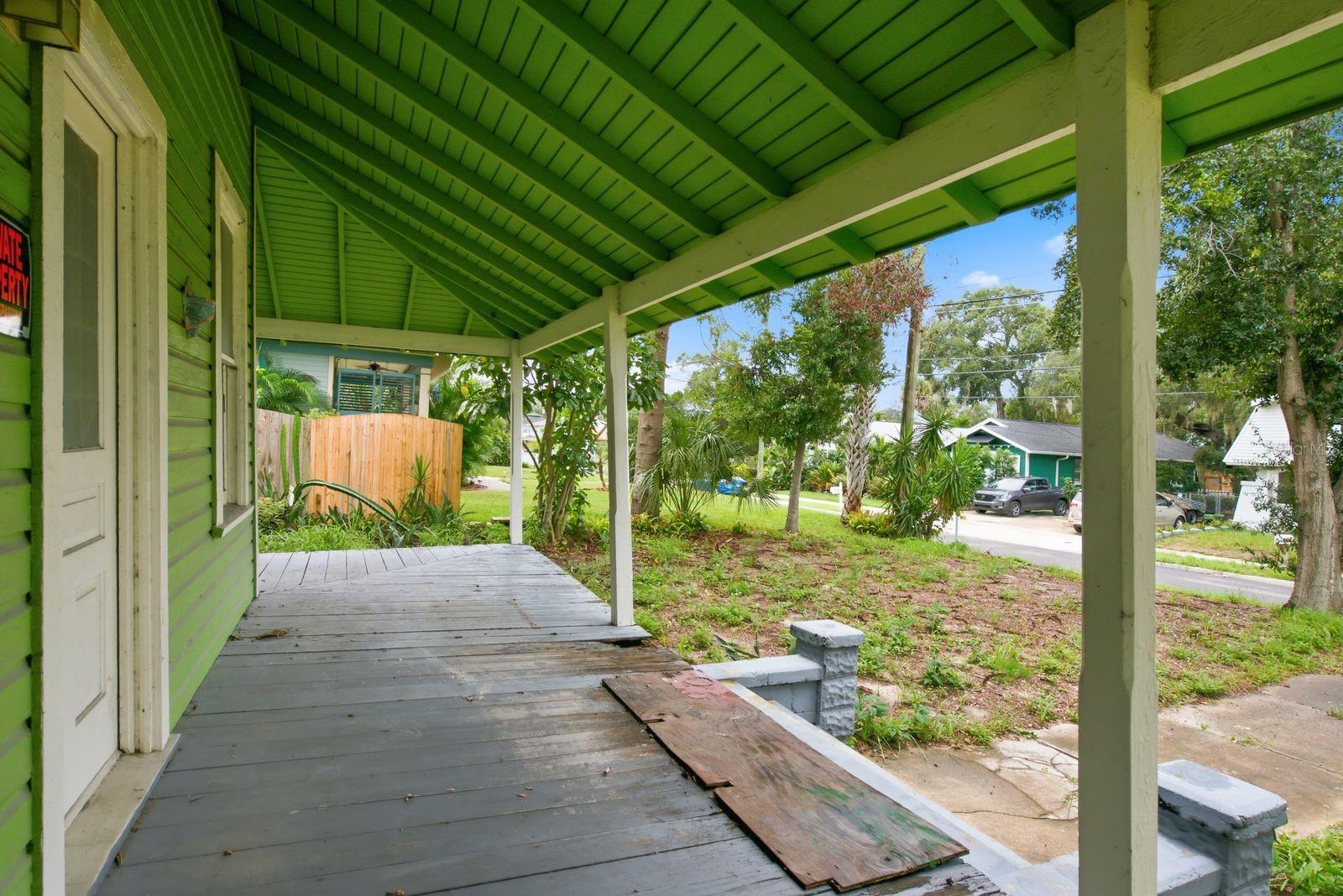 226 N GROSSE AVENUE, Tarpon Springs, FL 34689
