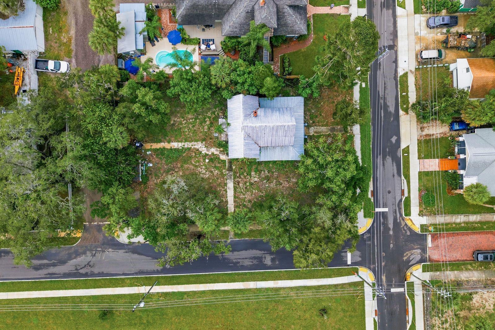 226 N GROSSE AVENUE, Tarpon Springs, FL 34689